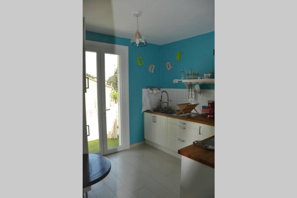 Appartement Lumineux Et Calme Avec Terrasse Avignon Exteriör bild