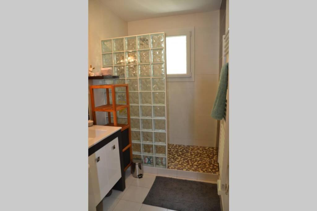 Appartement Lumineux Et Calme Avec Terrasse Avignon Exteriör bild